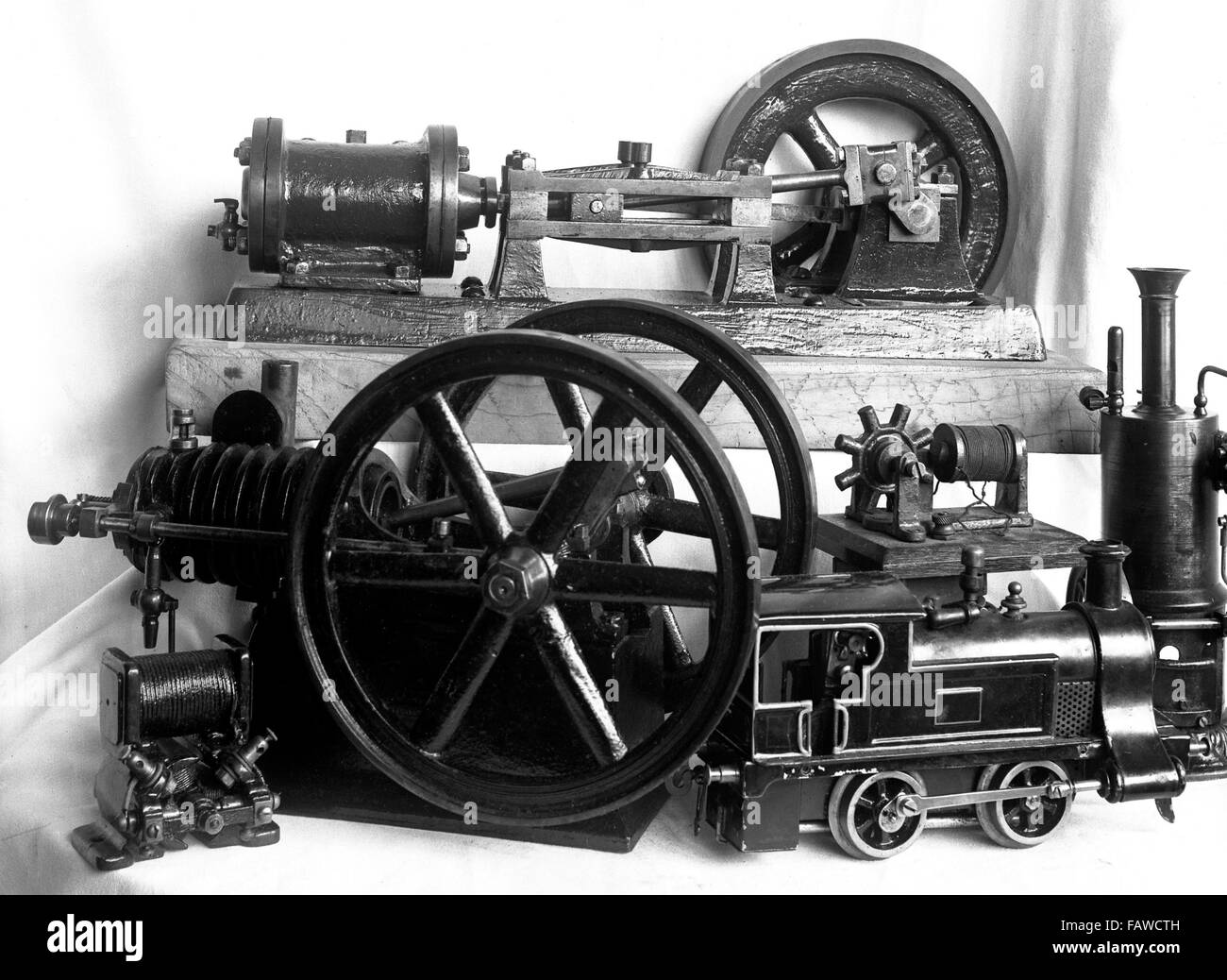 AJAXNETPHOTO.- 1908-1914 (APPROX) ENGLAND. - COLLECTION OF MODEL STEAM ENGINES FROM EDWARDIAN ERA.  PHOTO:AJAX VINTAGE PICTURE LIBRARY REF:80201 33 Stock Photo