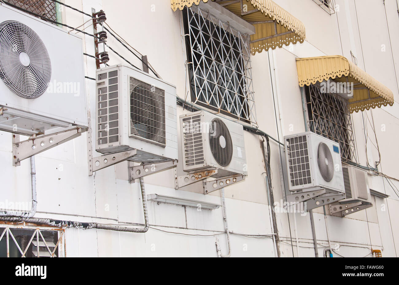 Condenser unit hires stock photography and images Alamy