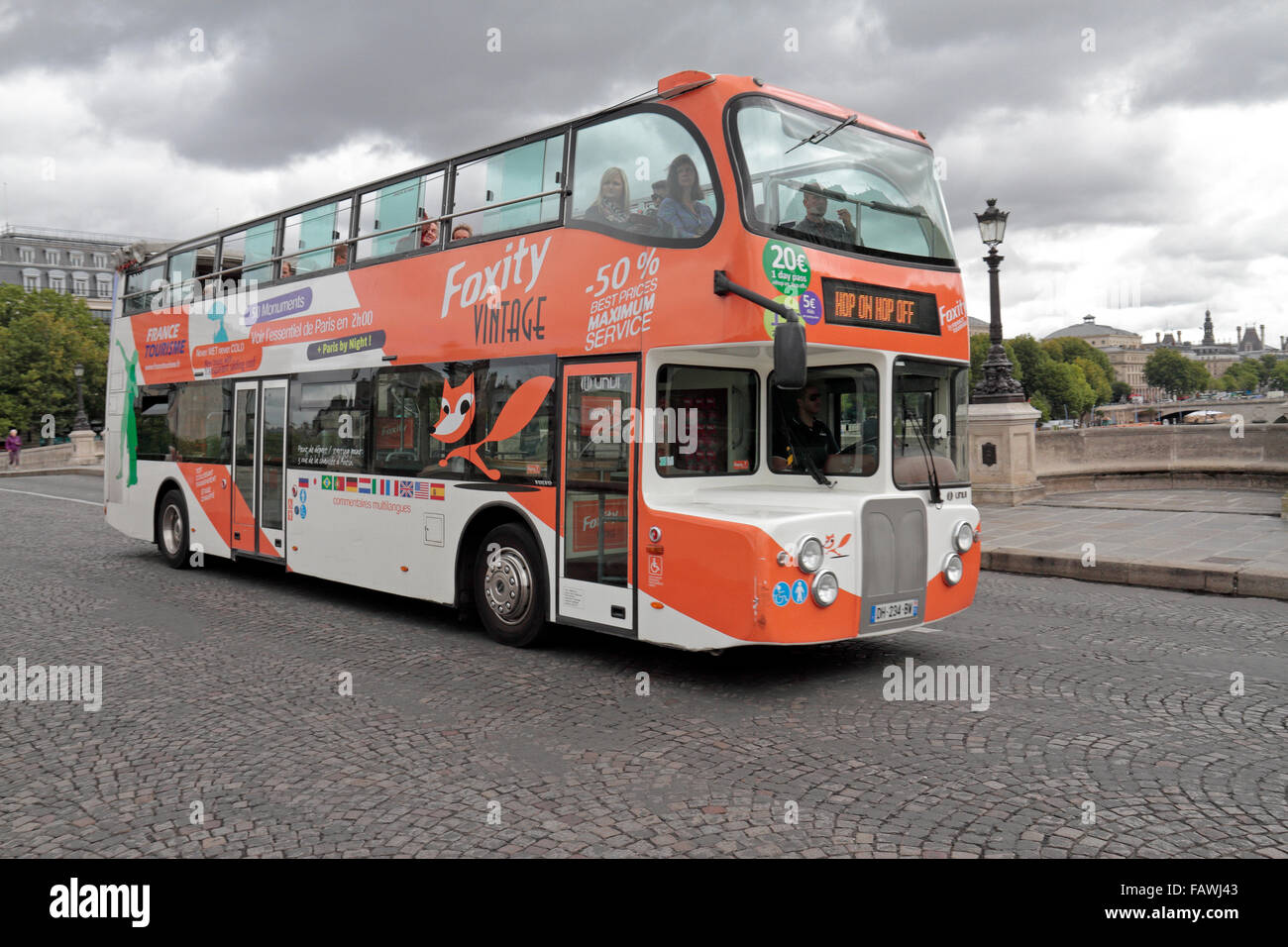 Hop On Hop Off Tour Paris France Hop On Hop Off Tour Paris France