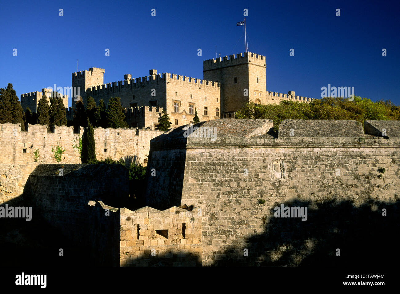 Greece, Dodecanese Islands, Rhodes, old town walls and Palace of the Grand Master of the Knights of Rhodes Stock Photo