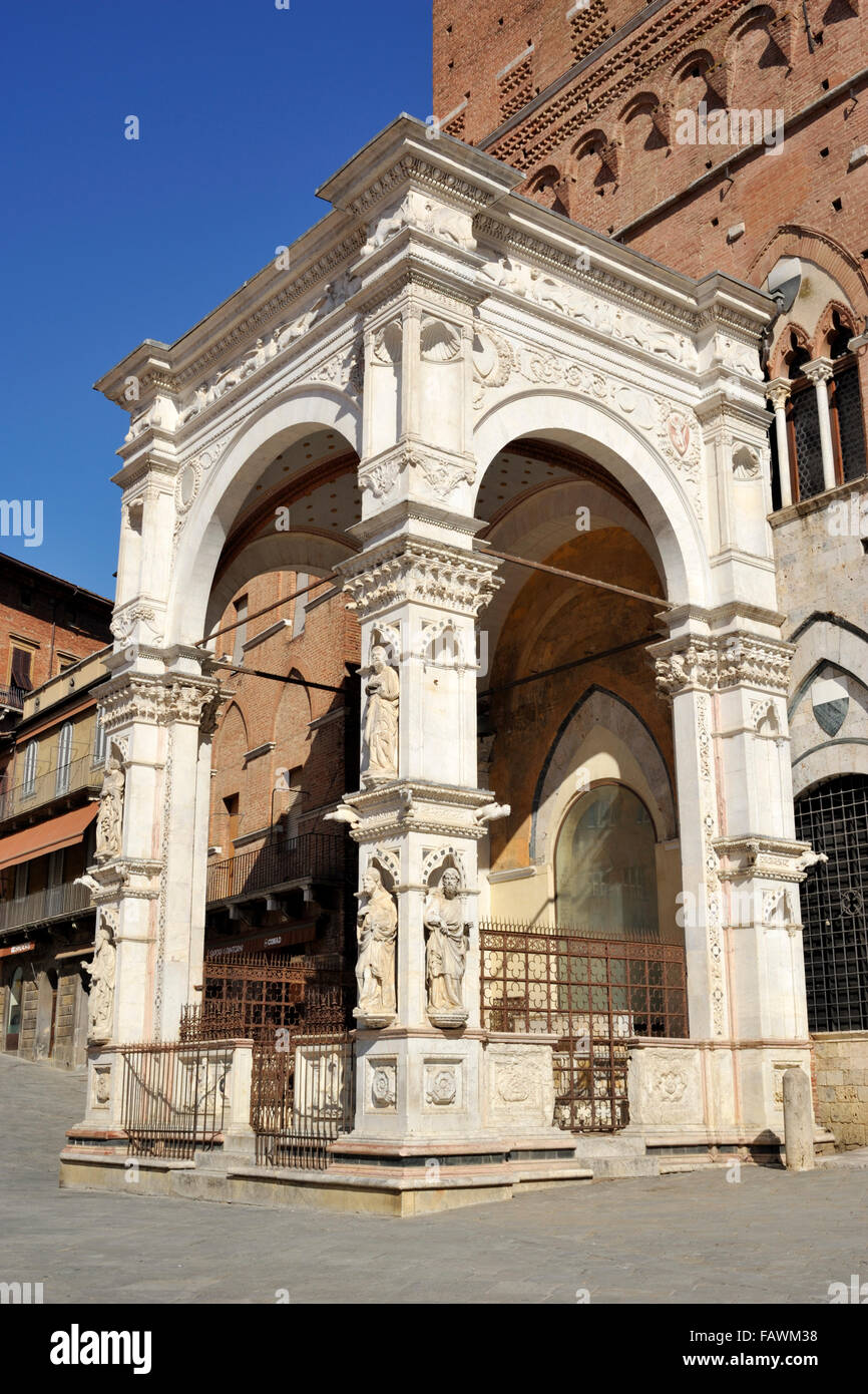 Italy, Tuscany, Siena, Piazza del Campo, Palazzo Pubblico, Cappella di Piazza Stock Photo