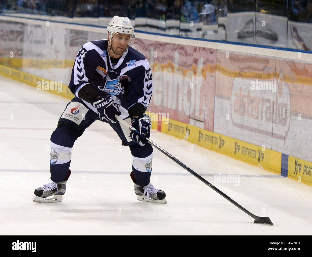 Hamburg, Germany. 30th Oct, 2015. Hamburg's Sean Sullivan in action