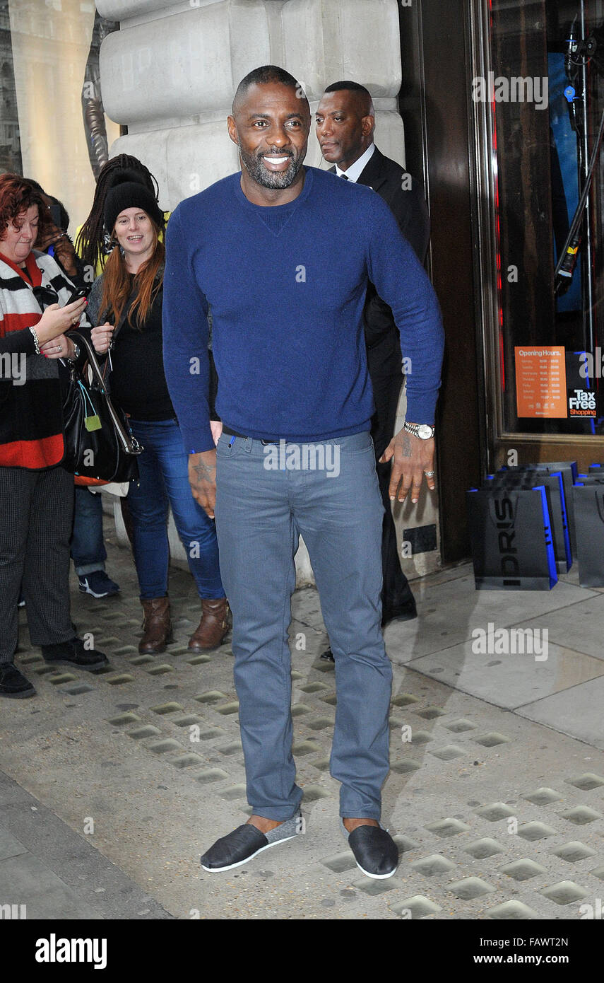 Idris Elba attends a photocall to launch the Superdry AW15 Premium Menswear  collection at Superdry International Showroom Featuring: Idris Elba Where:  London, United Kingdom When: 26 Nov 2015 Stock Photo - Alamy