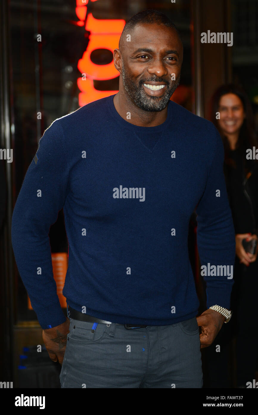Actor Idris Elba launches his new Superdry menswear collection for Autumn  Winter 2015 at the London Regent Street store Featuring: Idris Elba Where:  London, United Kingdom When: 26 Nov 2015 Stock Photo - Alamy