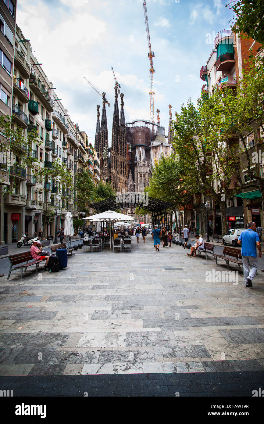 Famous Basilica y Templo Expiatorio de la Sagrada Familia at the end of