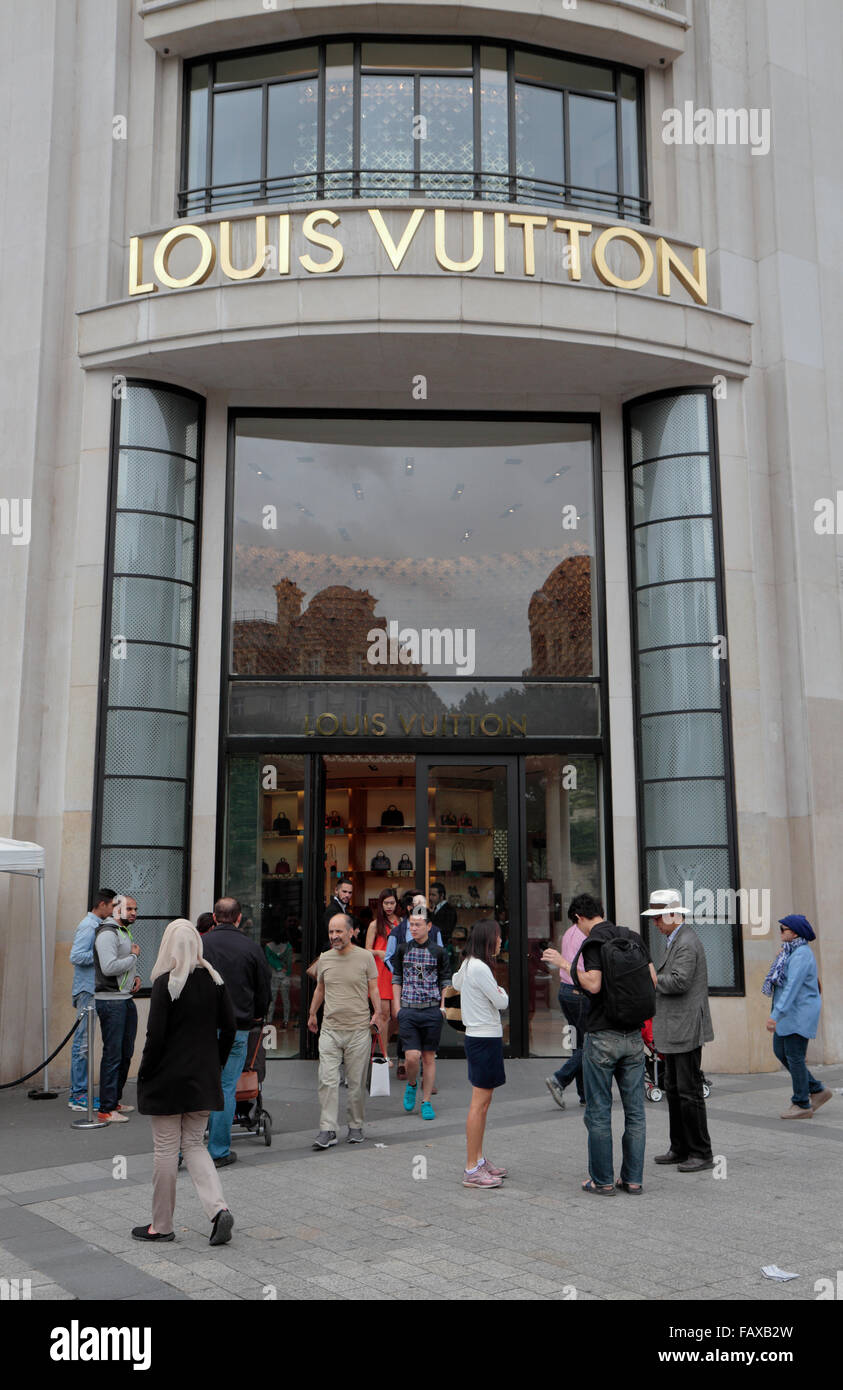 The main entrance to the Louis Vuitton store on the Avenue des  Champs-Élysées in Paris, France Stock Photo - Alamy