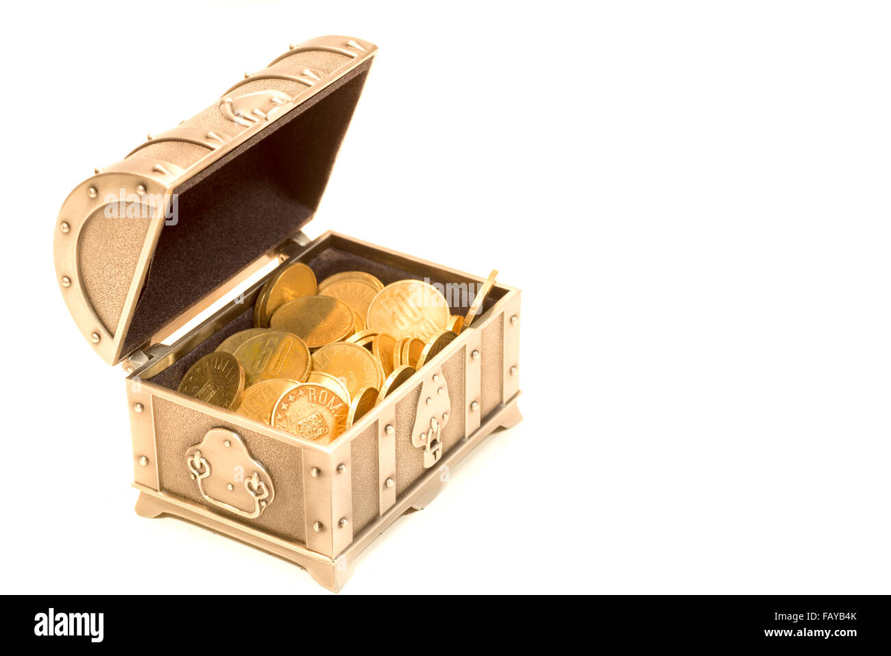 Treasure chest and gold coins Stock Photo - Alamy