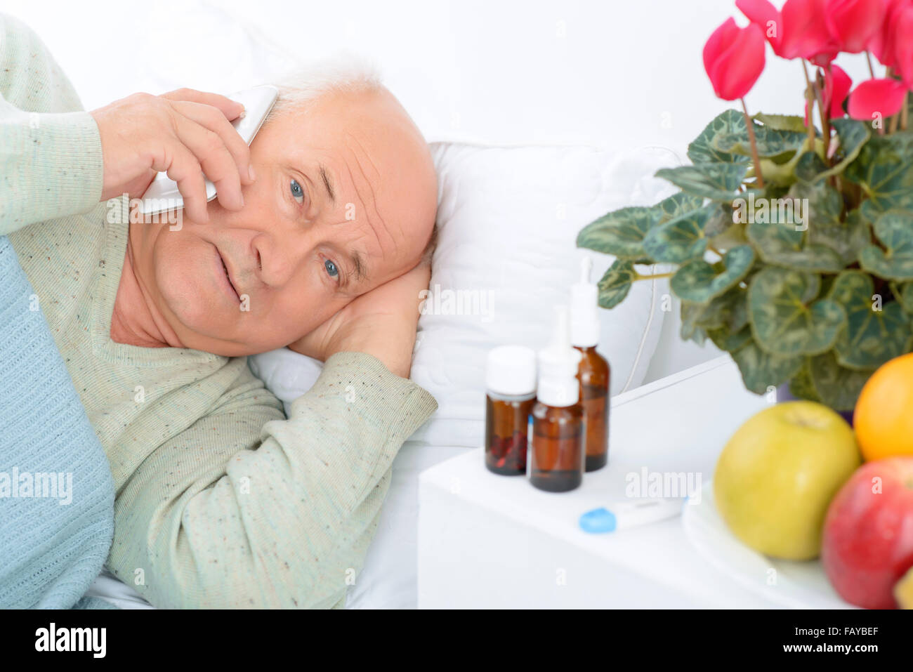 Sad elderly man hospital hi-res stock photography and images - Alamy