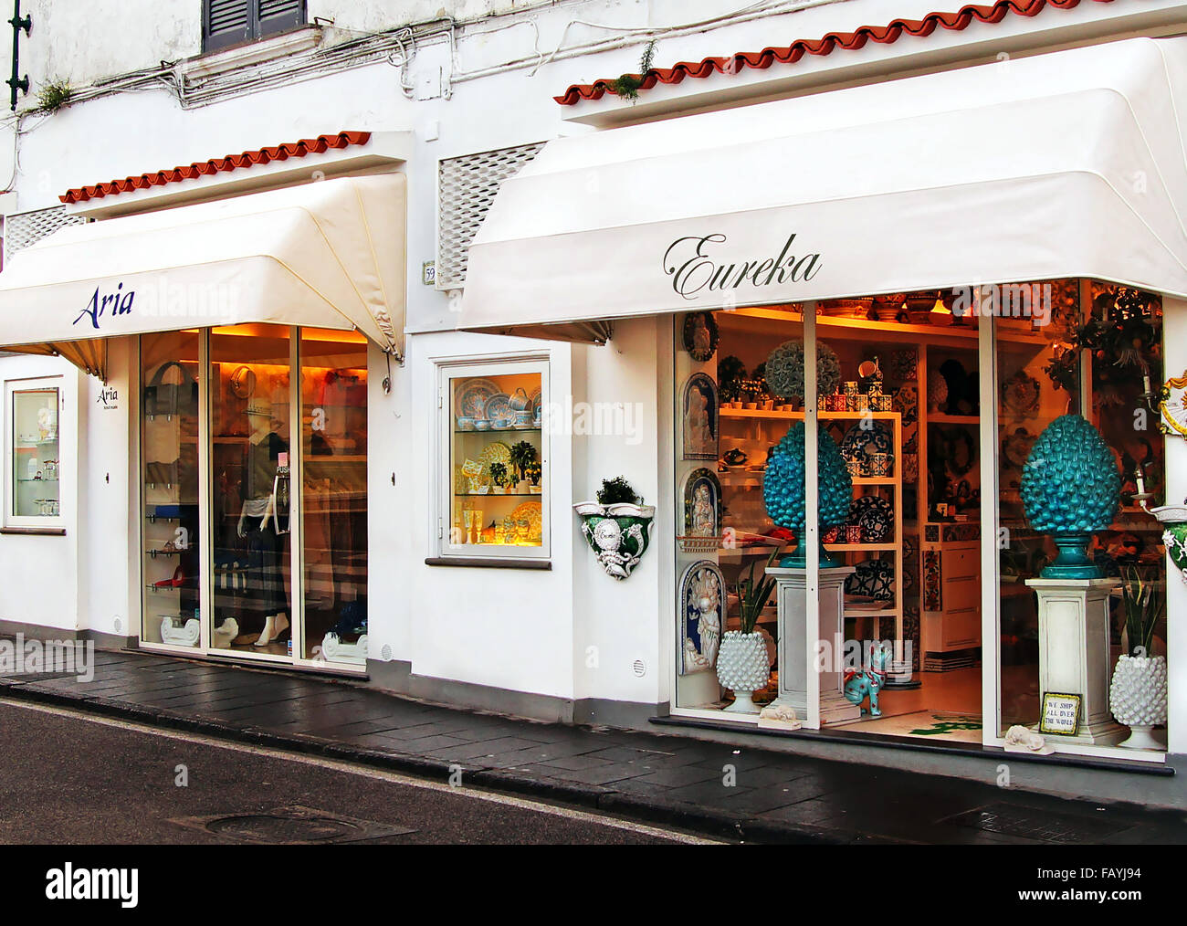 Shopping in capri hires stock photography and images Alamy