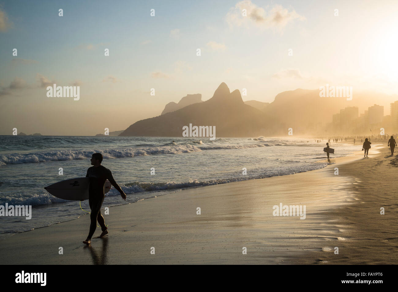 Ipanema Beach Surfer Rio De Janeiro Brazil Stock Photo Alamy ipanema-beach-surfer-rio-de-janeiro-brazil-stock-photo-alamy
