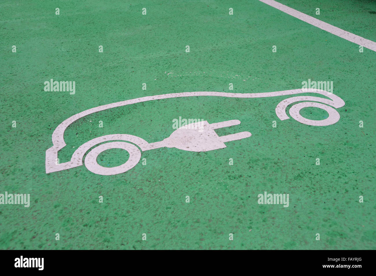 Electric vehicle charging point hires stock photography and images Alamy
