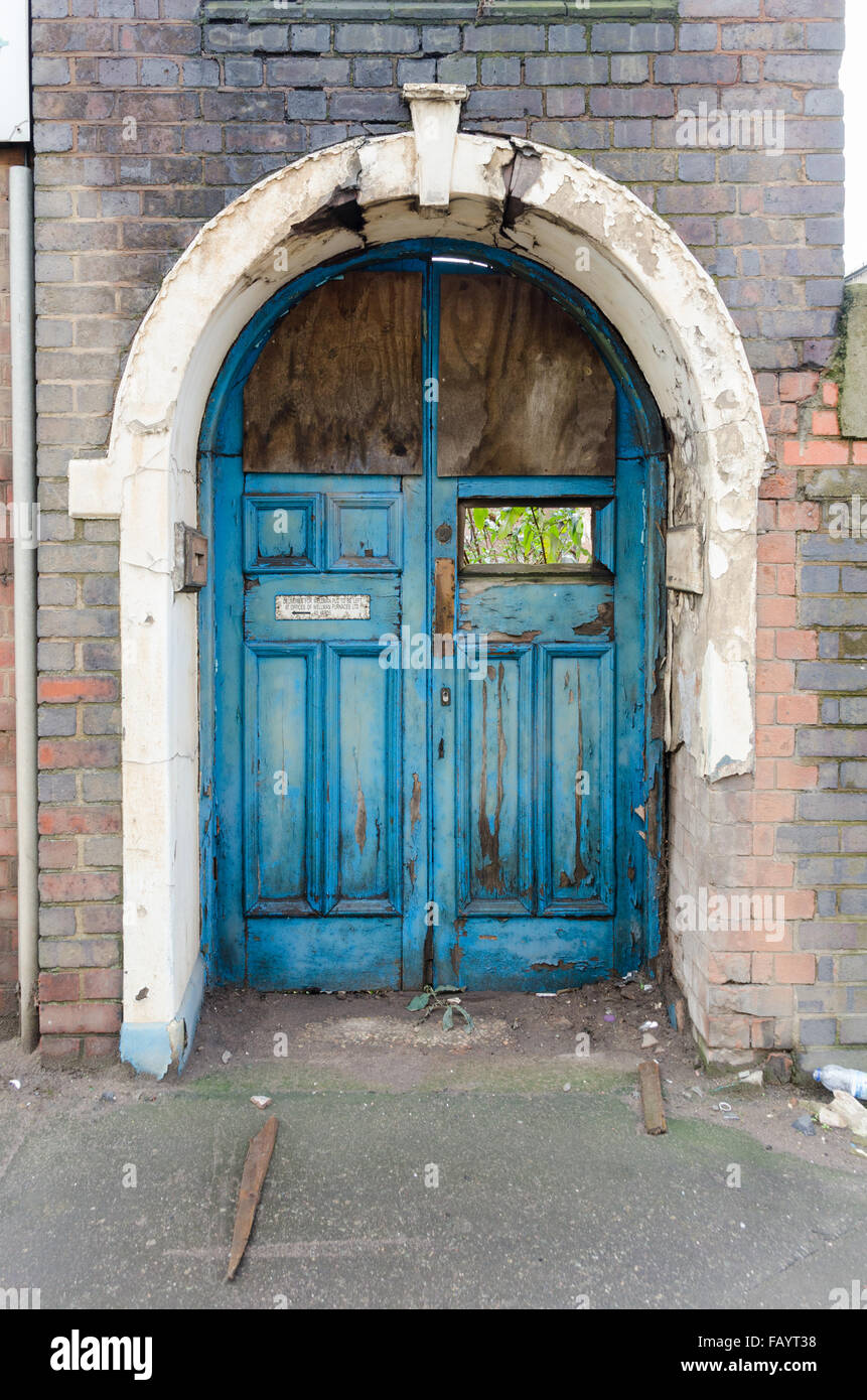 Old wooden doors hires stock photography and images Alamy