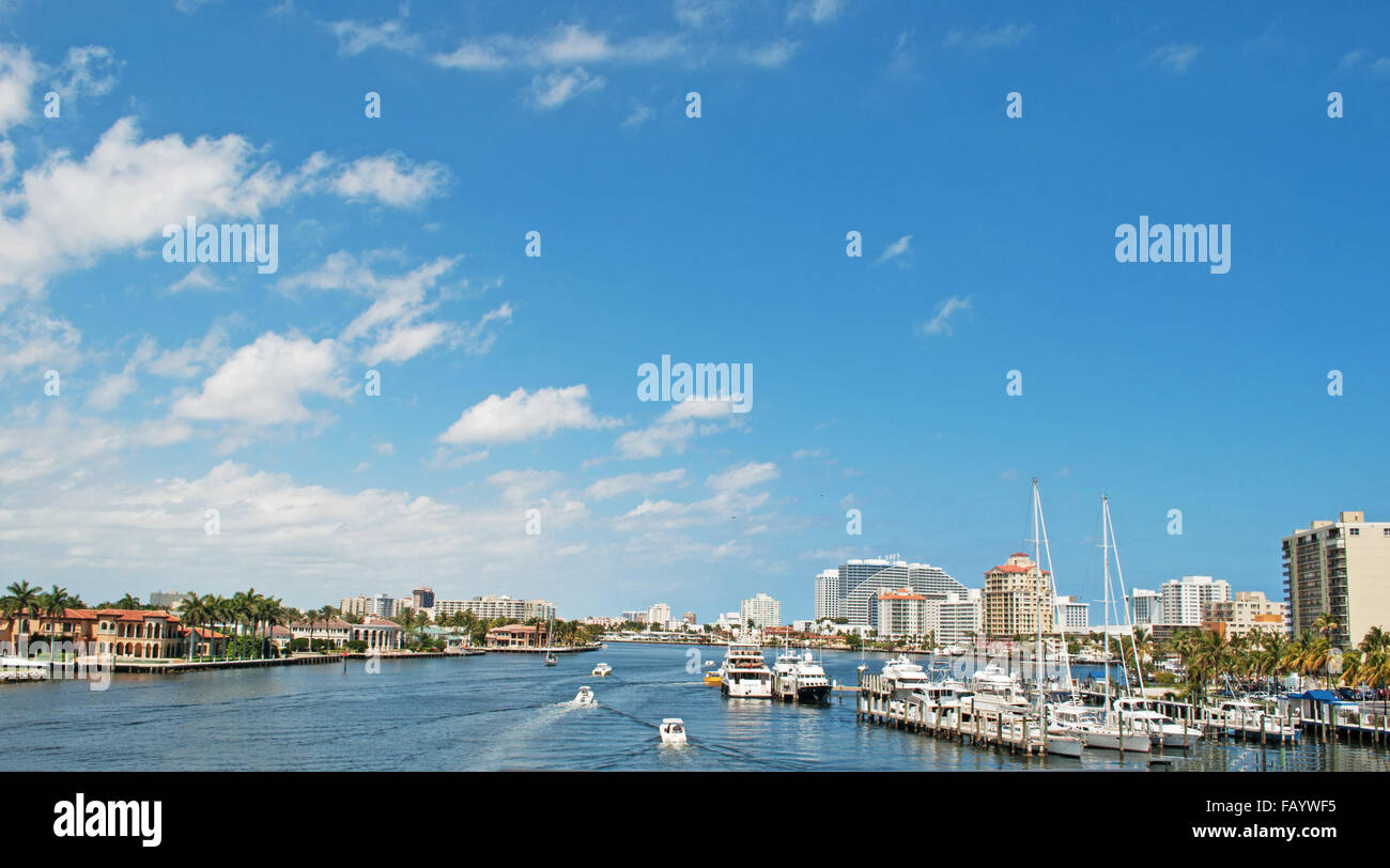United States of America, Florida, daily life: boats on the canal of Fort Lauderdale, Ft. Lauderdale, skyline, skyscrapers, sailing, cruising Stock Photo