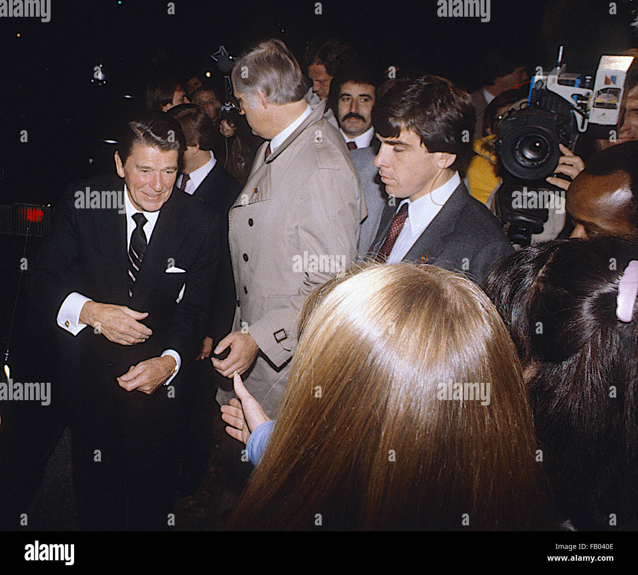 Ronald Reagan Shakes Hands Hi-res Stock Photography And Images - Alamy