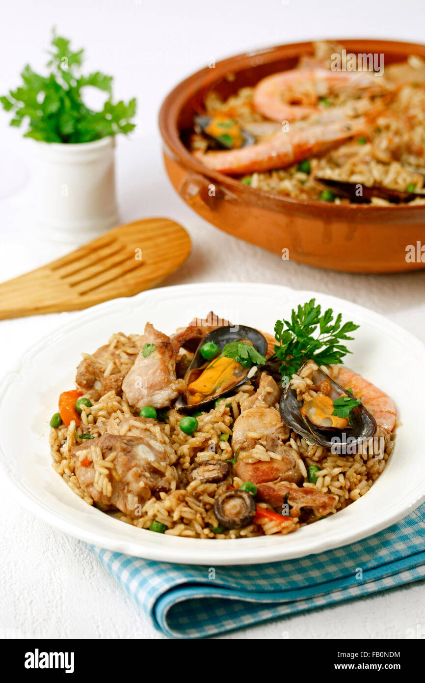 Rice casserole with pork and shellfish. Step by step: PA47FY-PA47GH-PA47GJ-PA47JG Stock Photo