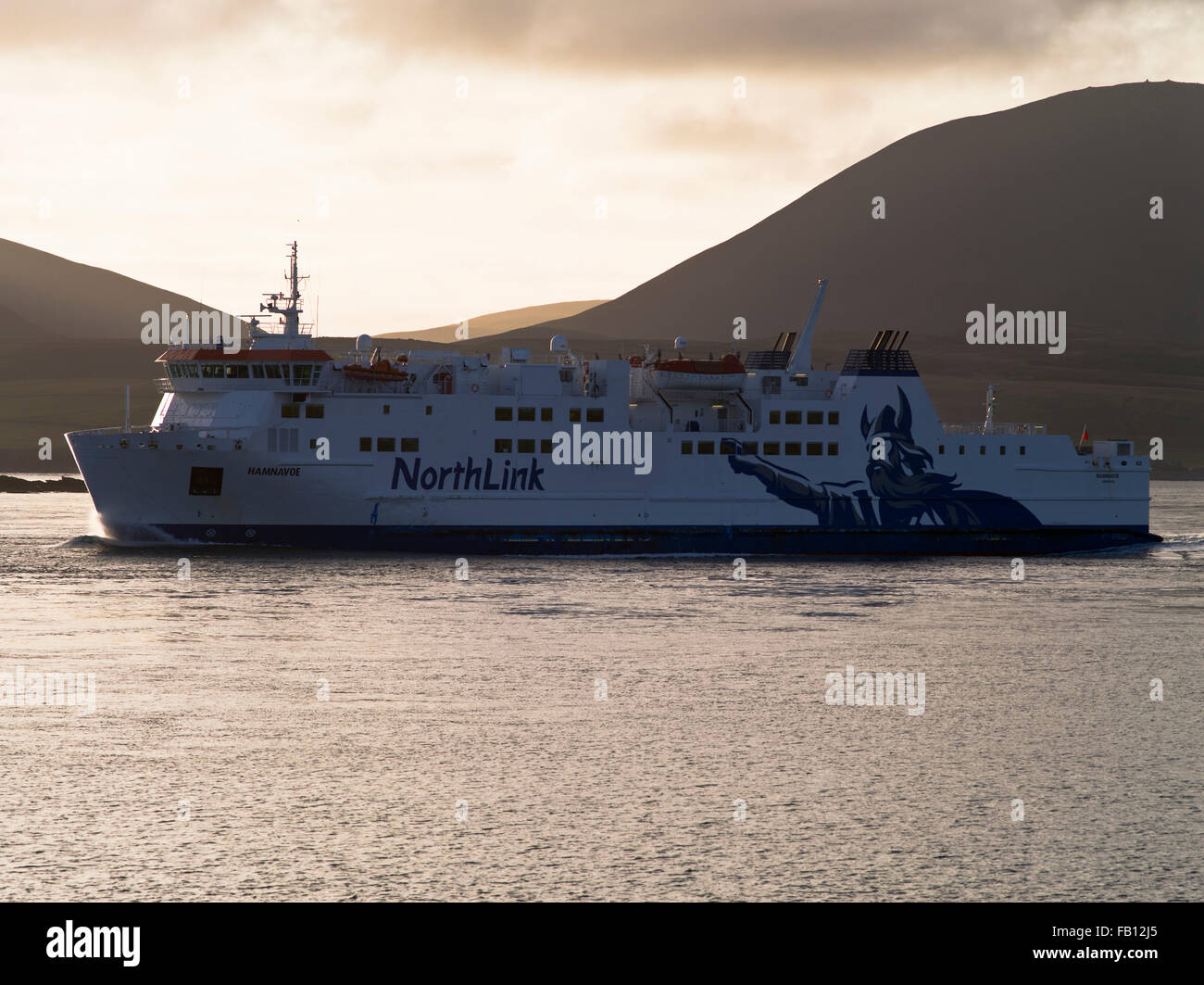 dh Hoy Sound MV HAMNAVOE ORKNEY Serco Northlink passenger ferry sailing scotland ferries Stock Photo