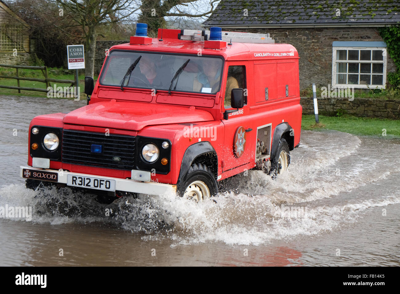 Fire service truck land rover hires stock photography and images Alamy
