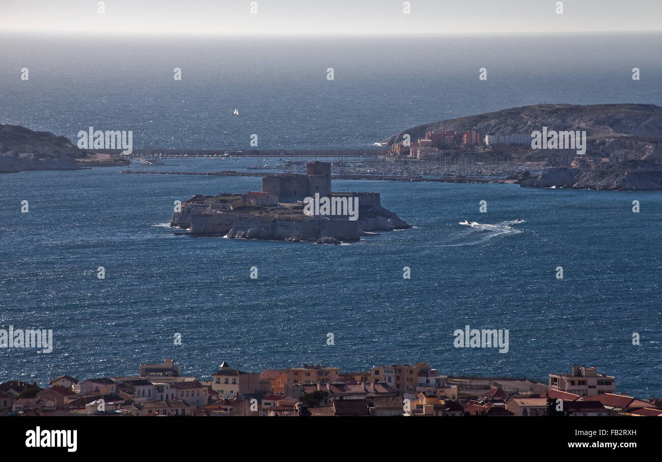 Marseille, Blick von der Basilique Notre-Dame-de-la-Garde zu den Frioul-Inseln Stock Photo
