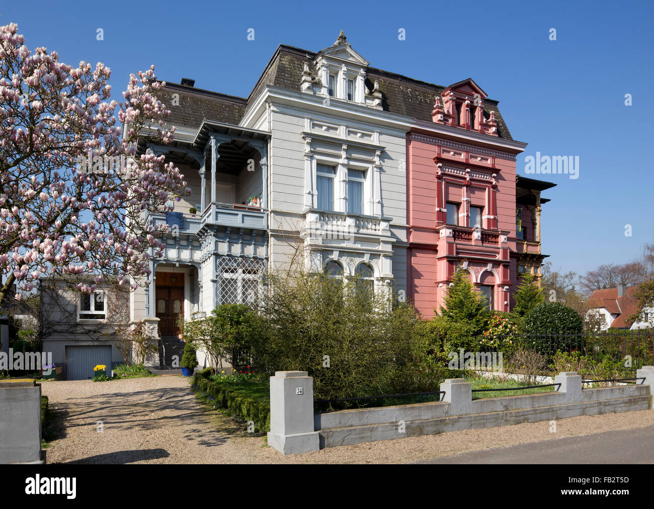 Krefeld, Schönwasserstraße, Doppelvilla Stock Photo - Alamy