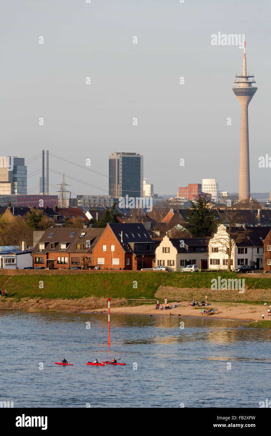 Düsseldorf, Blick von der Südbrücke auf die Innenstadtund den Stadtteil Hamm Stock Photo