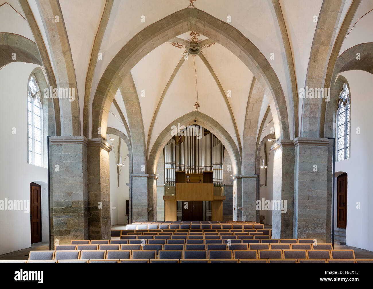 Schwerte, Kirche St. Viktor, Innenraum mit neuer Orgel Stock Photo