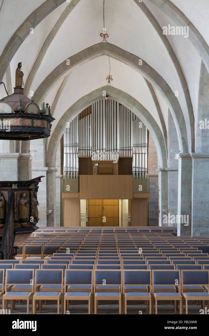 Schwerte, Kirche St. Viktor, Innenraum mit neuer Orgel Stock Photo