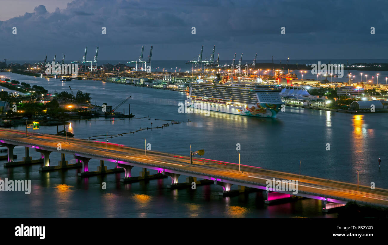 Elevated view over MacArthur Causeway and Port of Miami, Florida, USA, the Cruise Ship Capital of the World Stock Photo