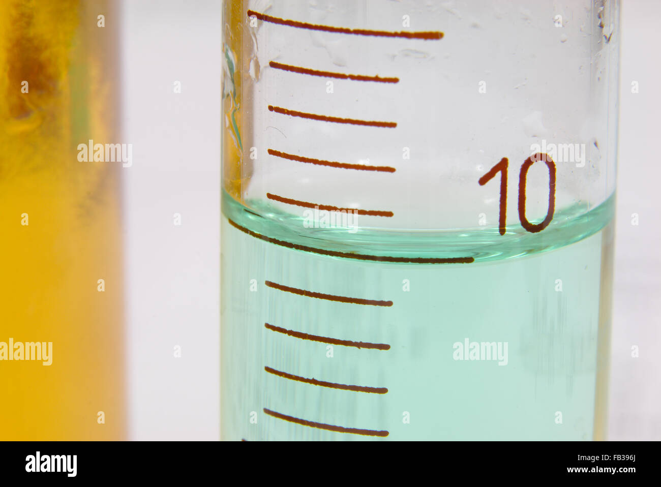 Graduated cylinder hires stock photography and images Alamy