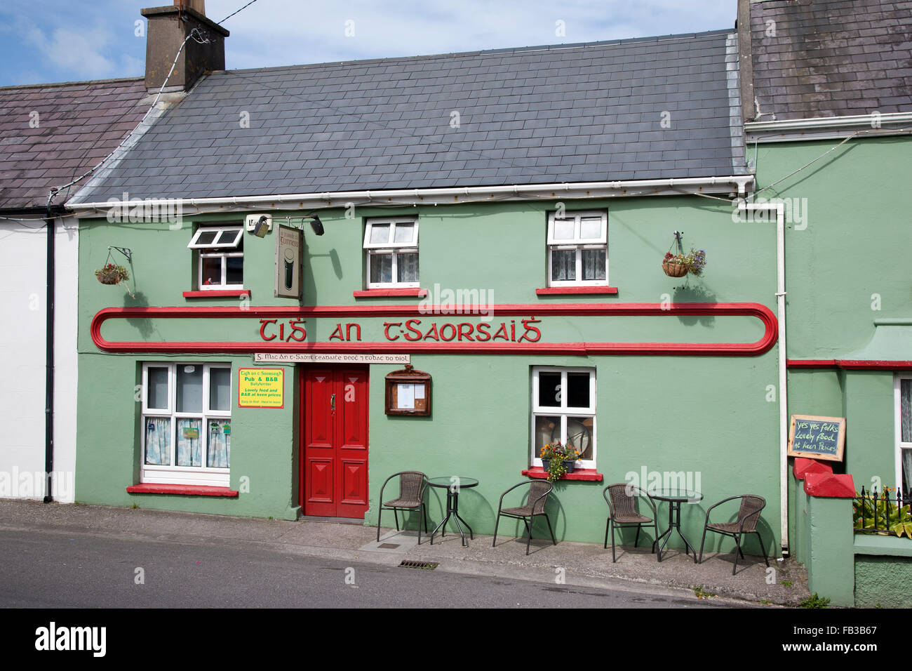Tigh An Tsaorsaigh Pub, Ballyferriter Village, Dingle Peninsula