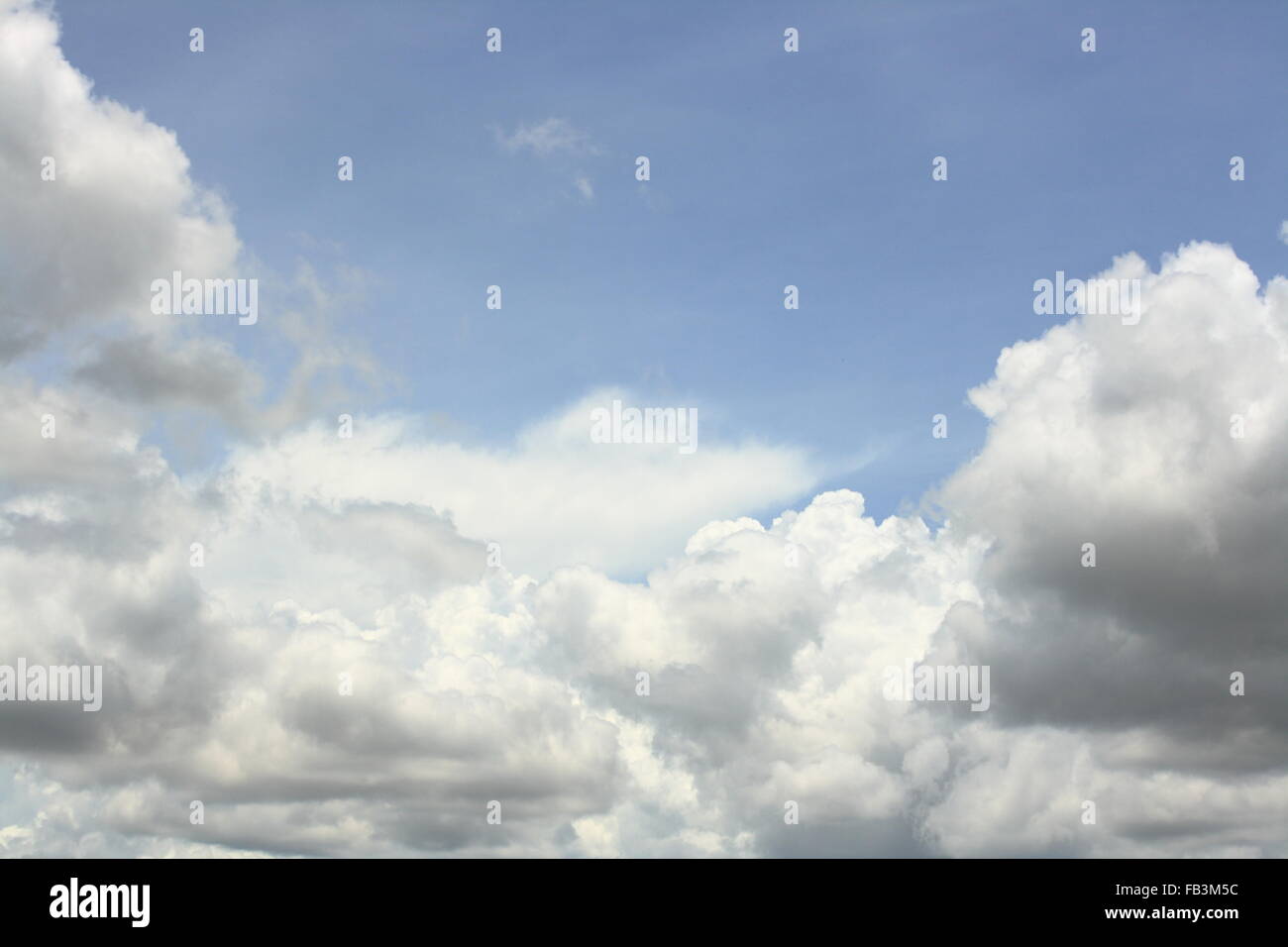 Beautiful white fluffy cloud hi-res stock photography and images - Alamy