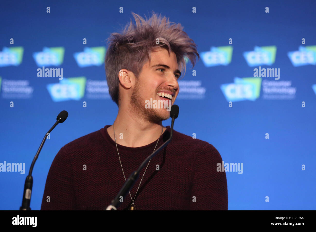 Las Vegas, Nevada, USA. 6th Jan, 2016. Social media and YouTube personalities Joey Graceffa and Justine (''iJustine'') Ezarik served as panelists on ''Digital Stars: Influencing Consumer Electronic Consumers''. An estimated 165,000 industry professionals descended on Las Vegas, Nevada the week of January 6-9, 2016 for the Consumer Electronics Show. Credit:  Craig Durling/ZUMA Wire/Alamy Live News Stock Photo