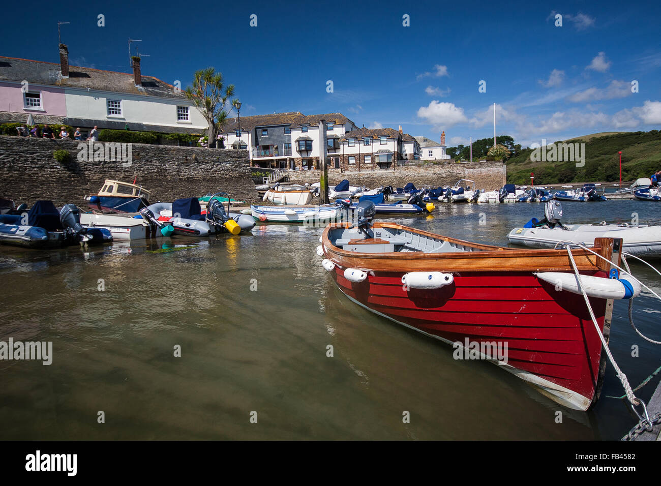 Harbour View from Pontoon in Salcombe towards Quayside Stock Photo - Alamy