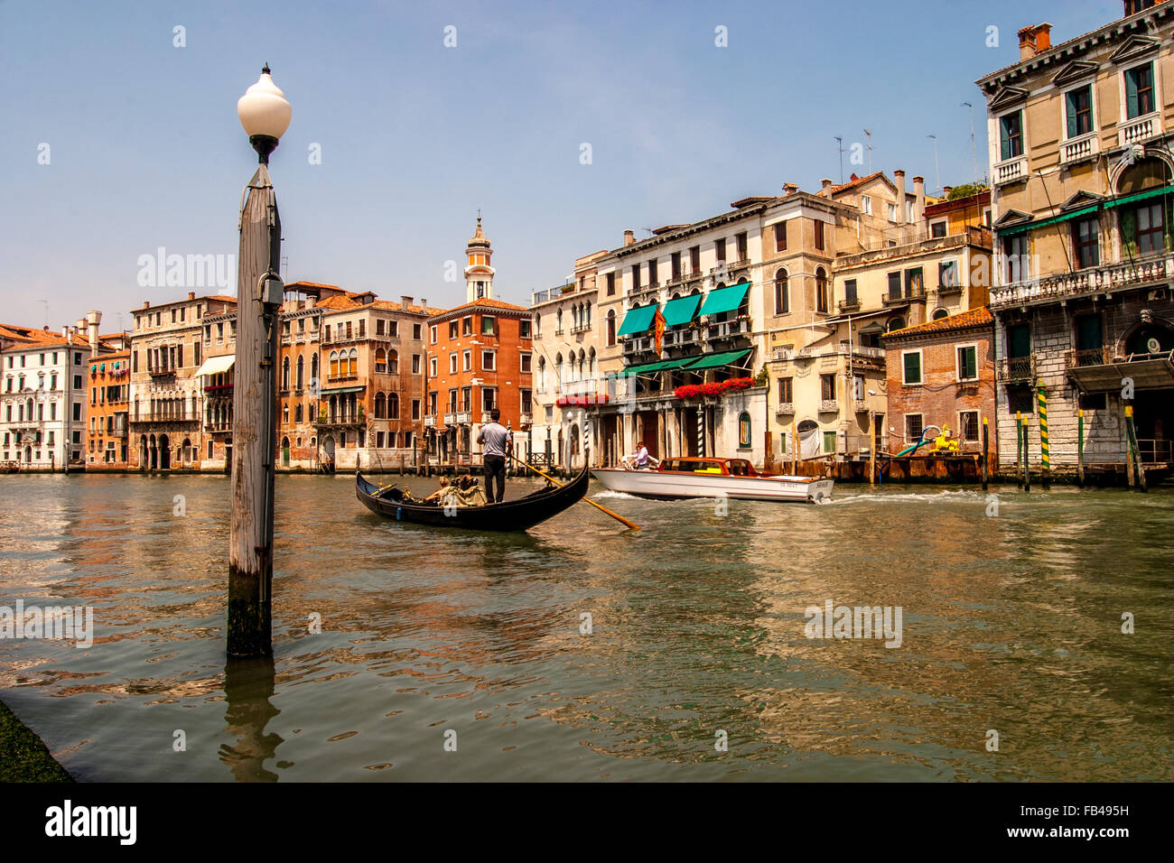Venice cruise boat twilight hi-res stock photography and images - Alamy
