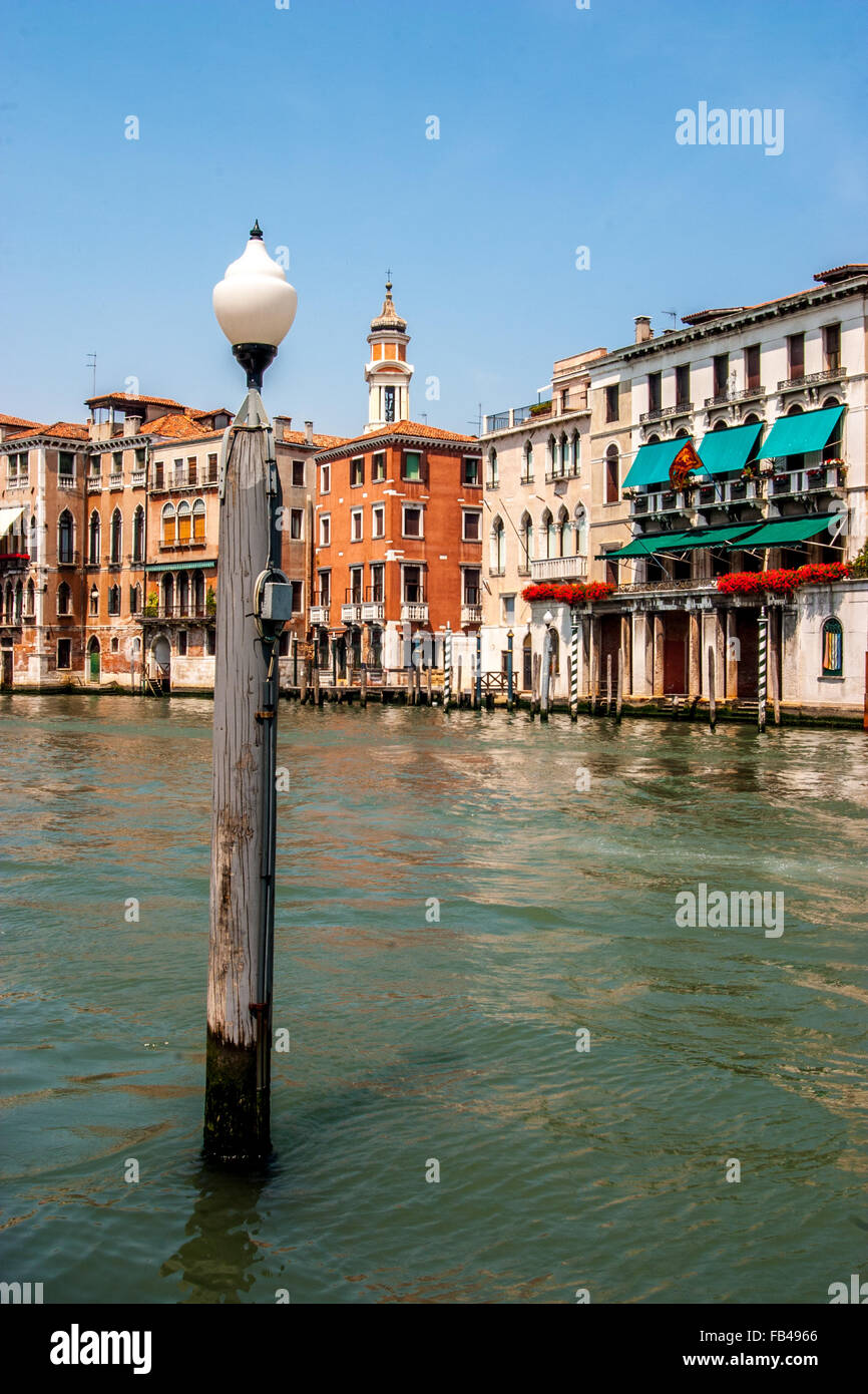 Venice cruise boat twilight hi-res stock photography and images - Alamy