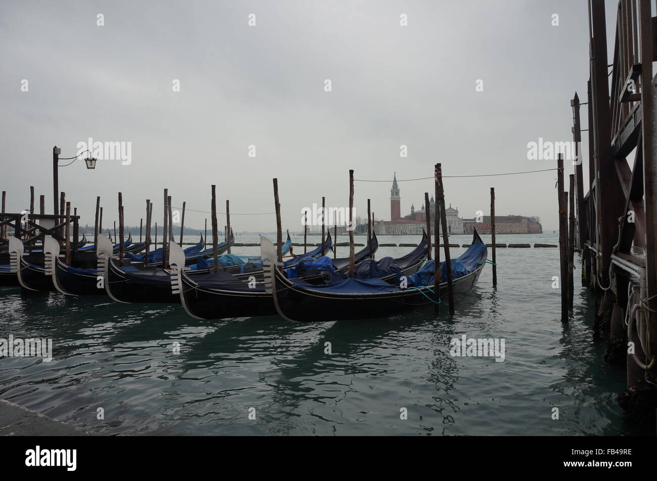 Gondola docks hi-res stock photography and images - Alamy