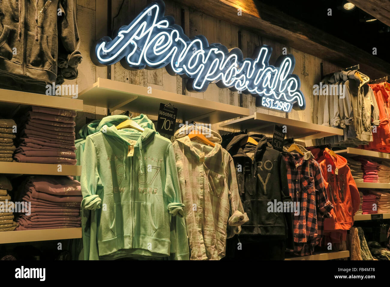 Aéropostale store by GHA Design, New York store design