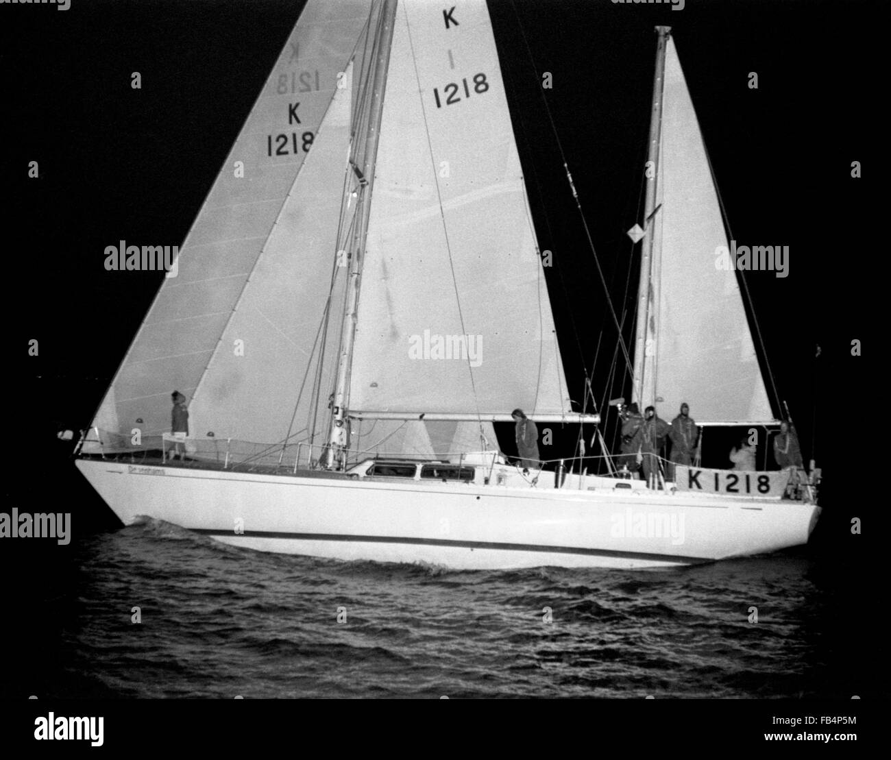 AJAX NEWS PHOTOS.1978. PORTSMOUTH, ENGLAND. - WHITBREAD WORLD RACE END - THE BRITISH YACHT DEBENHAMS SKIPPERED BY JOHN RIDGWAY CROSSES THE FINISH LINE OF THE 4TH LEG, THE LAST YACHT IN THE RACE TO COMPLETE THE COURSE.  PHOTO:JONATHAN EASTLAND/AJAX REF:HDD DEBENHAMS 1978 002 Stock Photo