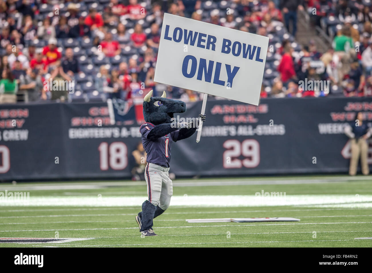 Football mascot hi res stock photography and images Page 72 Alamy