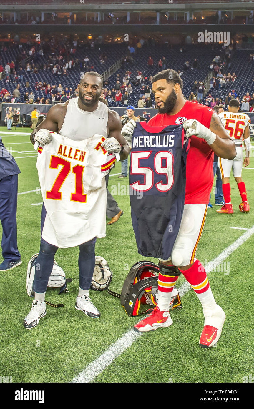 Houston, TX, USA. 9th Jan, 2016. Kansas City Chiefs tackle Jeff Allen (71)  and Houston Texans outside linebacker Whitney Mercilus (59) trade jerseys  during the NFL AFC Wild Card playoff football game