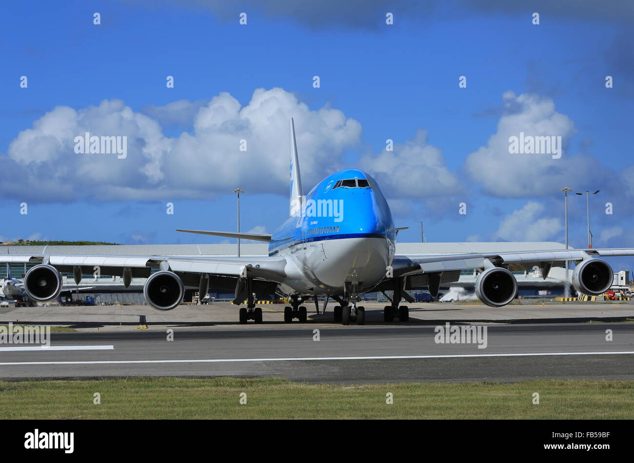 A KLM Boeing 747-400 taxiing for departure to Curacao from Princess Juliana Airport, Sint Maarten in the Caribbean Stock Photo