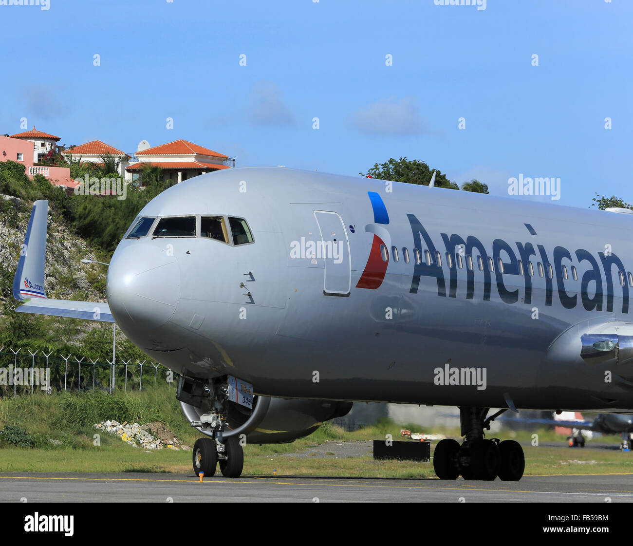 American Airlines Boeing 767 preparing for departure from Princess Juliana International Airport in Sint.Maarten to JFK Stock Photo