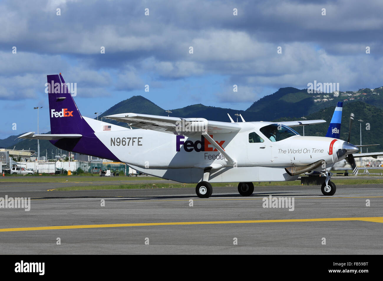 FedEx Ship Center, Sint Maarten (+1 7215442810)