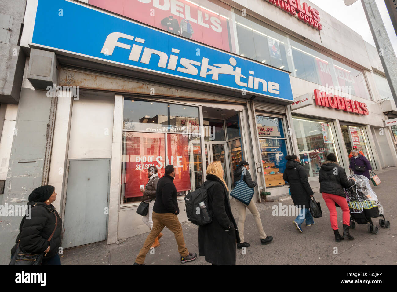 A Finish Line store in the Fordham Road central business district in the Bronx in New York on Thursday, January 7, 2016. The athletic shoe retailer announced that due to a fiscal third quarter loss  the company will close up to 150 stores and replace its CEO. The company cited a supply chain disruption as a one reason.  (© Richard B. Levine) Stock Photo