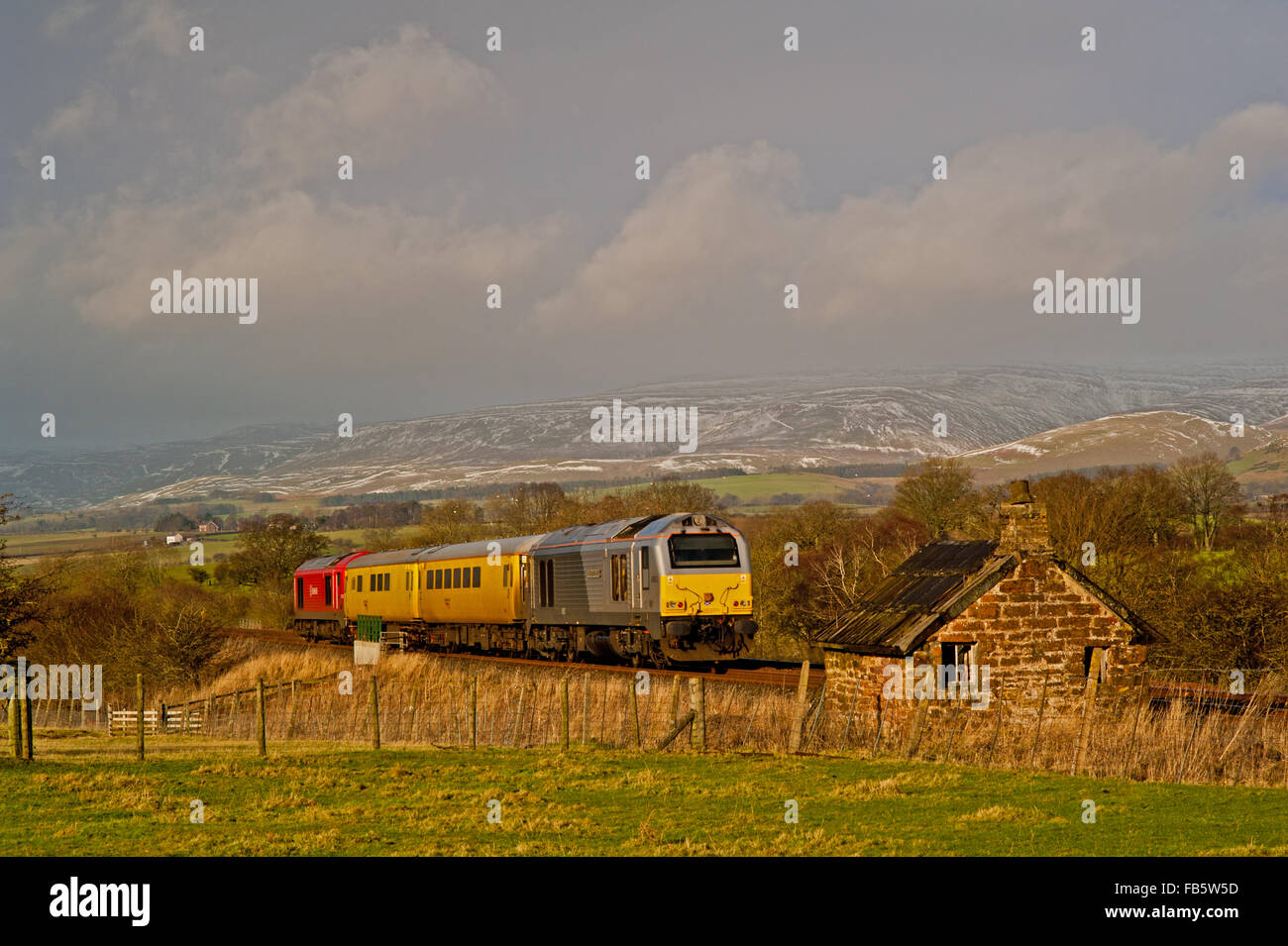 Network Rail Train near Keld, Settle to Carlisle Railway Stock Photo