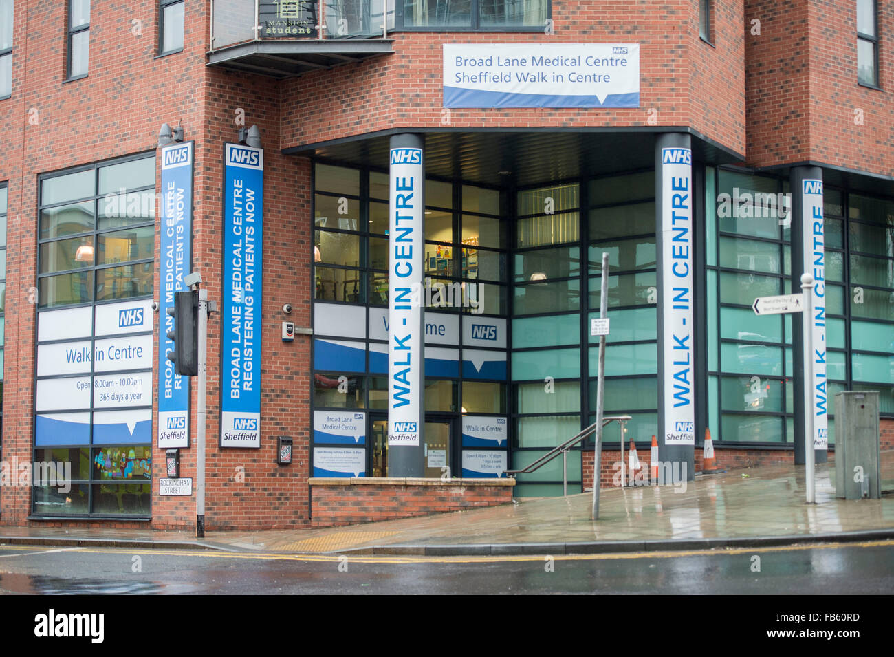 Nhs walk in centre hires stock photography and images Alamy