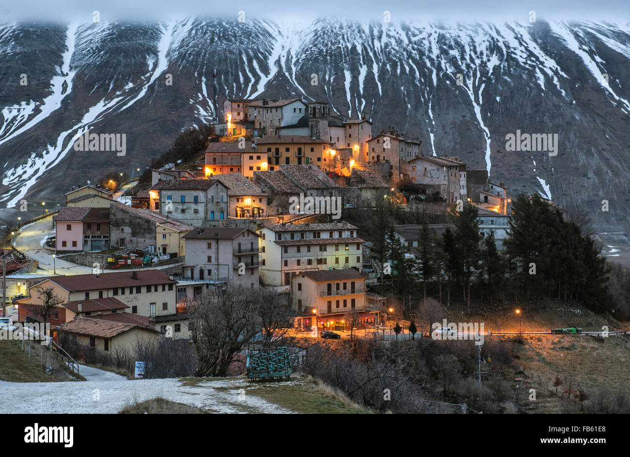 Castelluccio di Norcia, Umbria. The magic of the evening winter lights ...