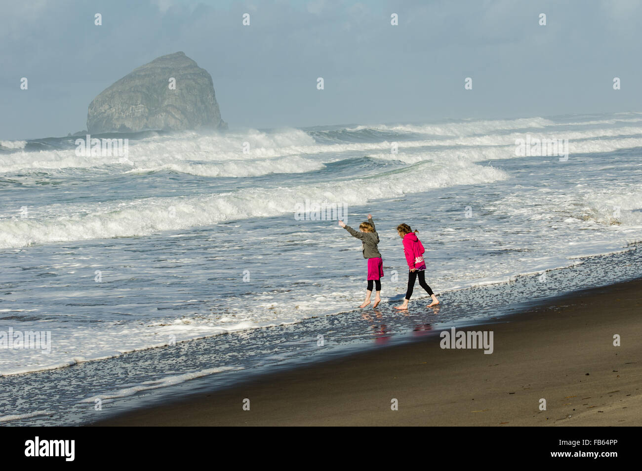 Haystack children hi-res stock photography and images - Page 3 - Alamy