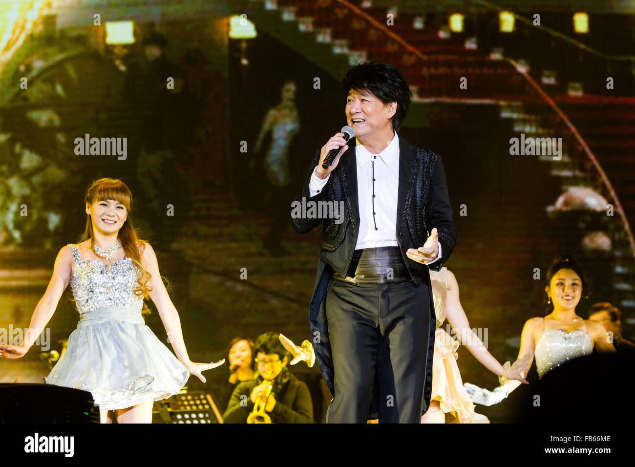Nanjing, China's Jiangsu Province. 9th Jan, 2016. Singer Emil Wakin Chau performs during his concert in Nanjing, capital of east China's Jiangsu Province, Jan. 9, 2016. © Liu Song/Xinhua/Alamy Live News Stock Photo