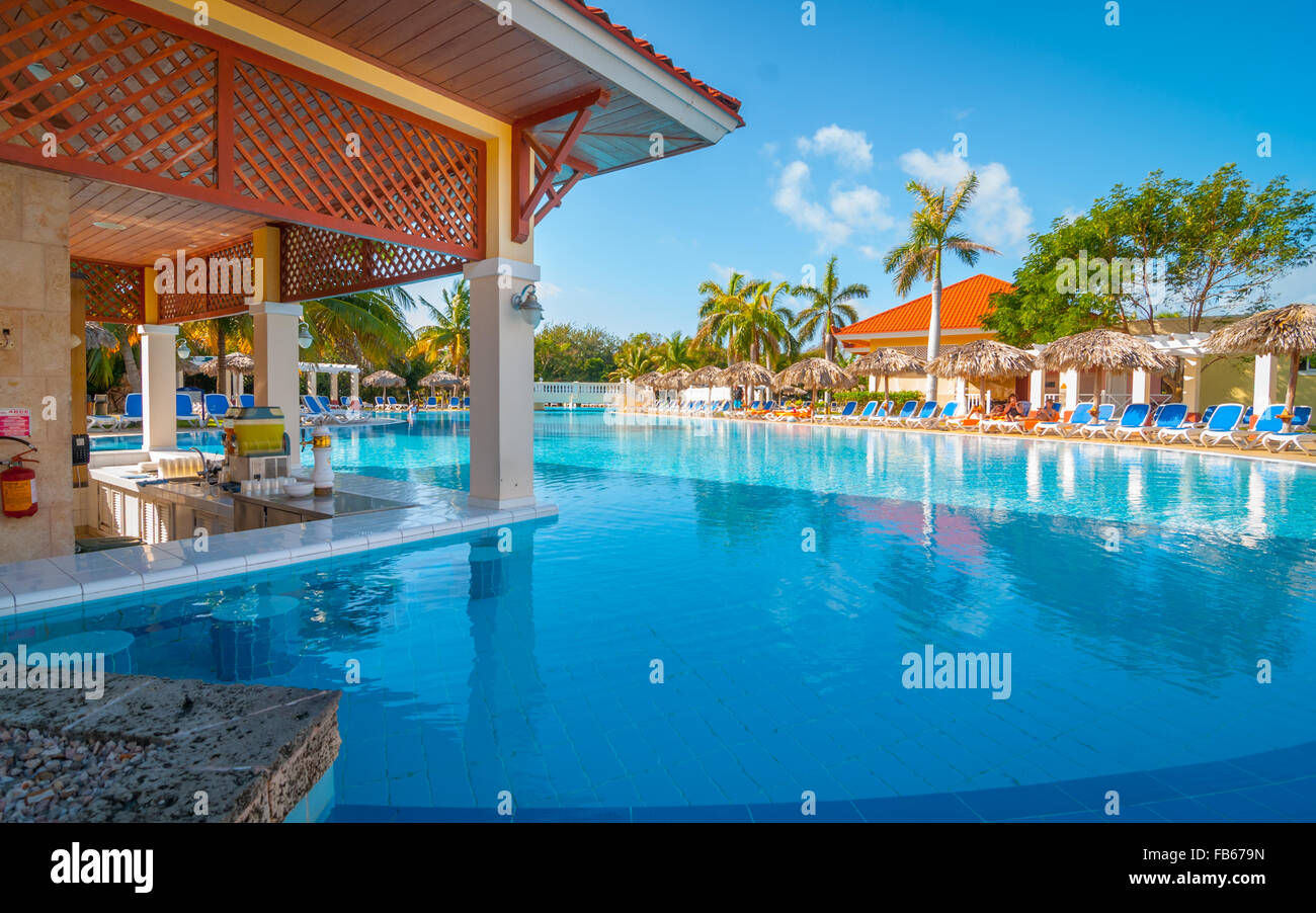 A swim up bar and pool at a Varadero, Cuban resort Stock Photo Alamy