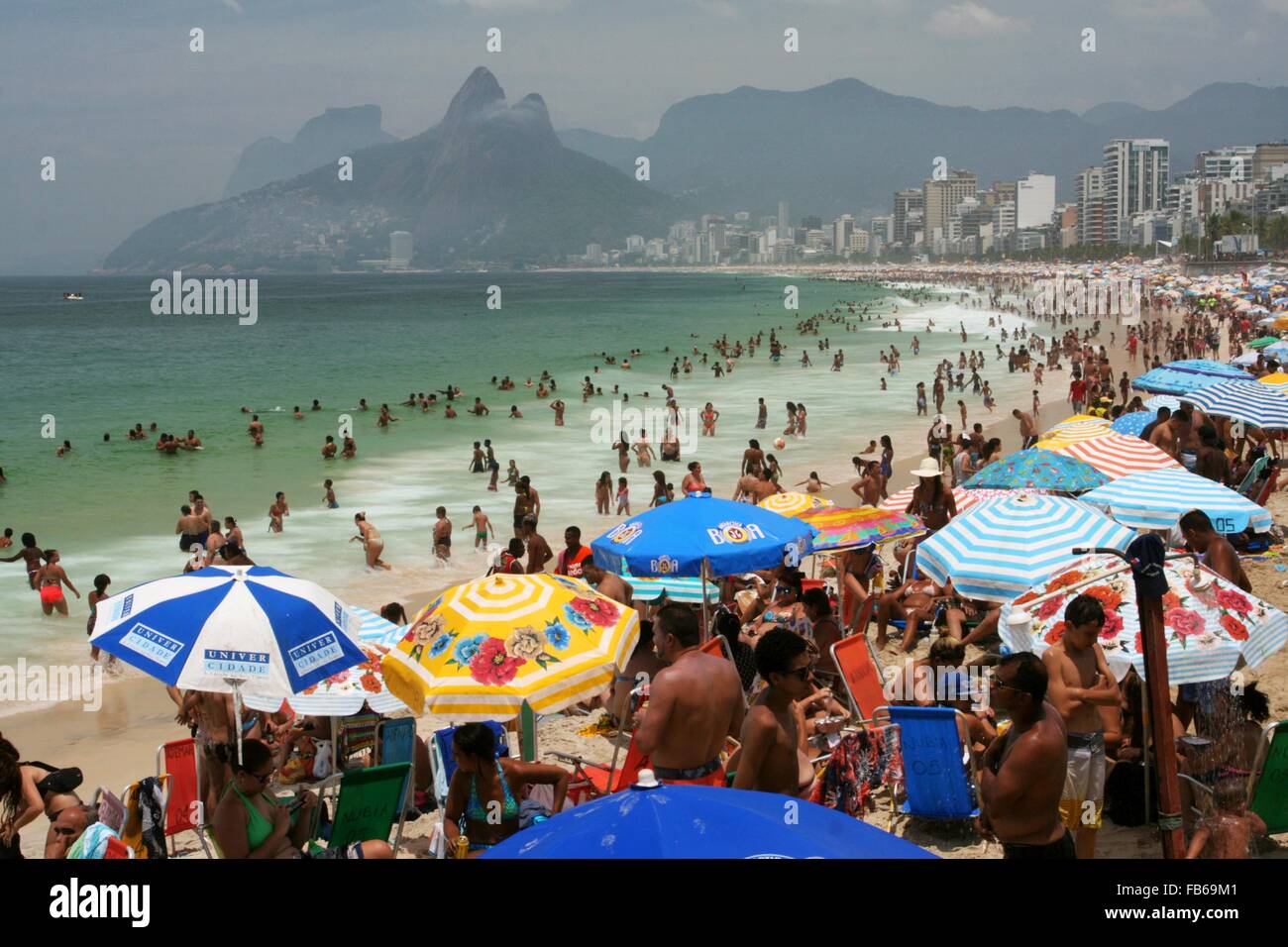Rio de Janeiro, Brazil, 10th January 2016. Weather in Rio Sunbathers